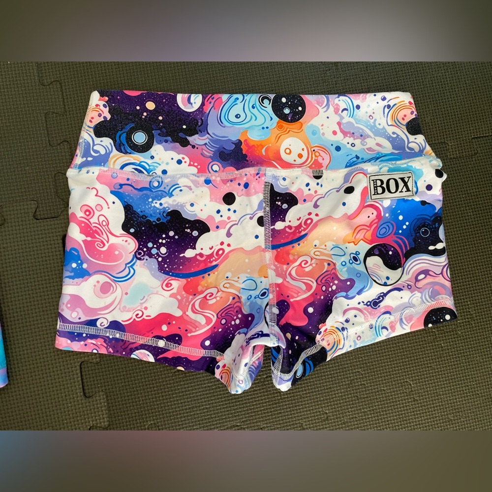 Rok The Box booty shorts, M